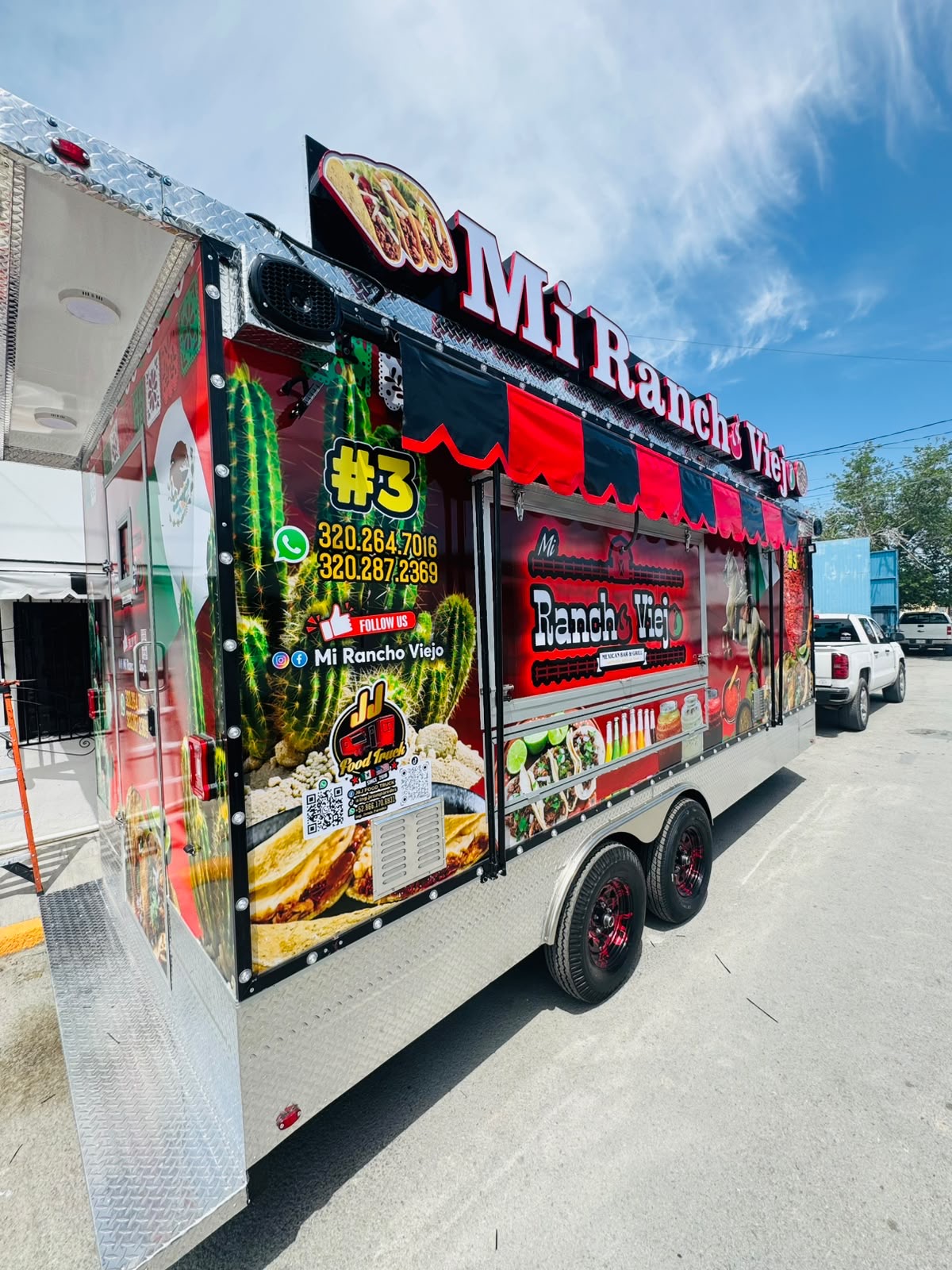 Mi Rancho Viejo custom food trailer in daylight